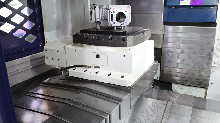 VMC650加工（gōng）小型減速機外殼