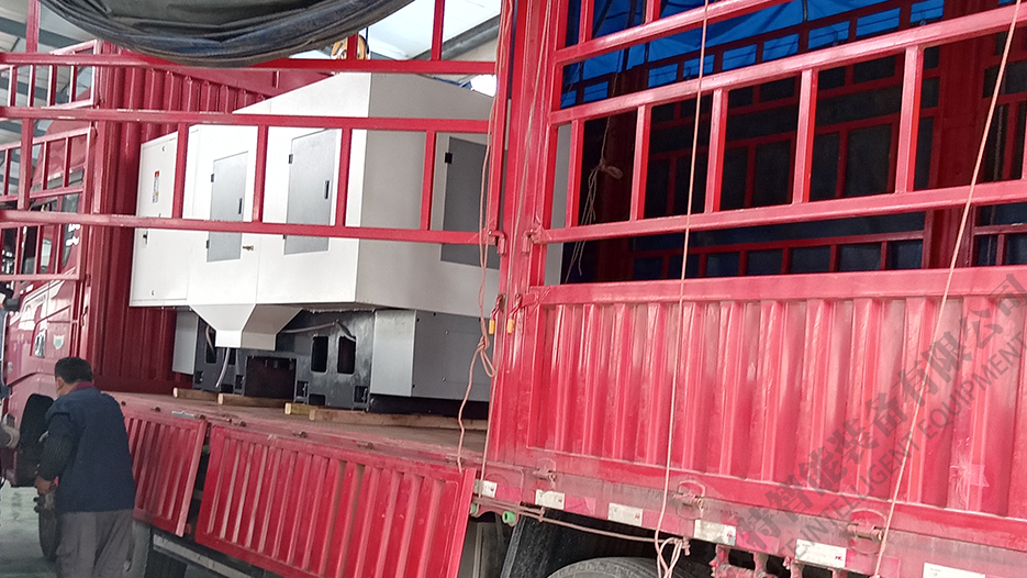 河北滄州客戶定製的（de）ZX110-600數控臥式銑打機裝車發貨