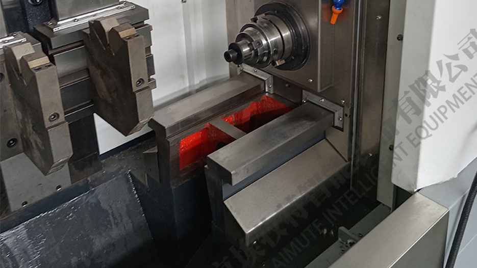 廣（guǎng）西柳州加工（gōng）鑽中心孔的客戶定製的ZX100-500數控立（lì）式銑打機調試完（wán）成