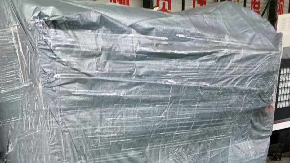 加工盆角齒的客戶定製的ZXL150-600的立式銑打機打包發貨（huò）