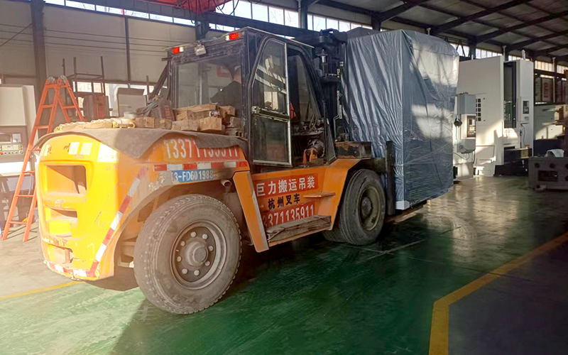 江西客戶（hù）劉總定製的VTL900數控立車出貨（huò）